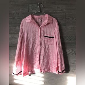 Victoria’s Secret satin pajama top. Large.‎ Pants not included